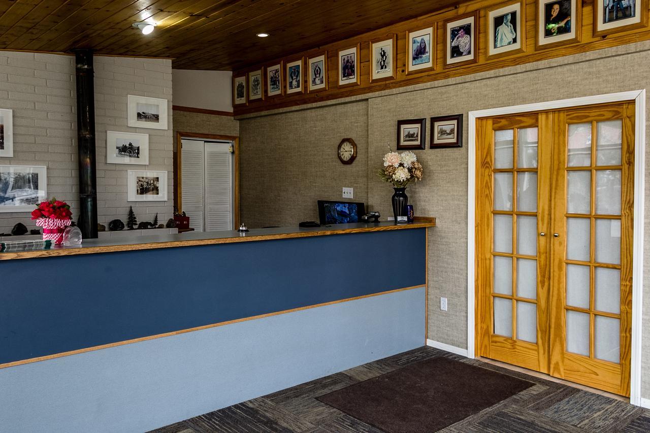 Lakeview Lodge Motel エクステリア 写真